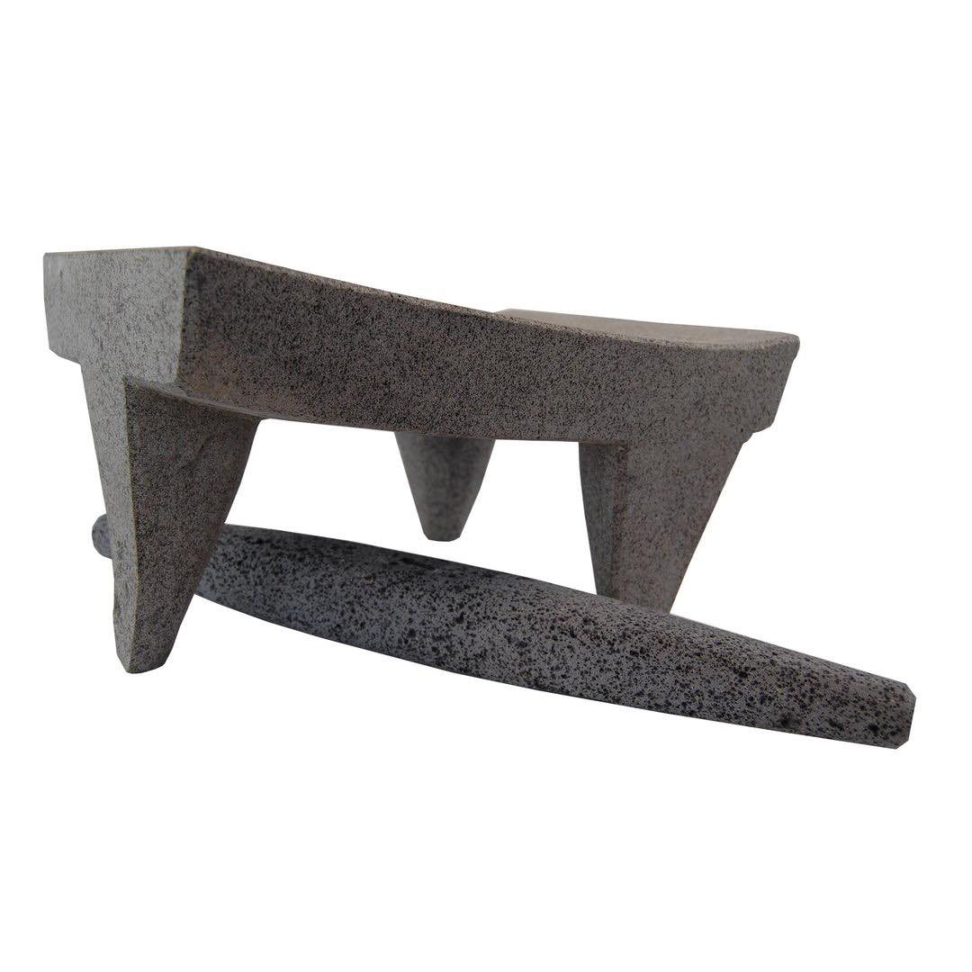 16" Volcanic Stone Metateh