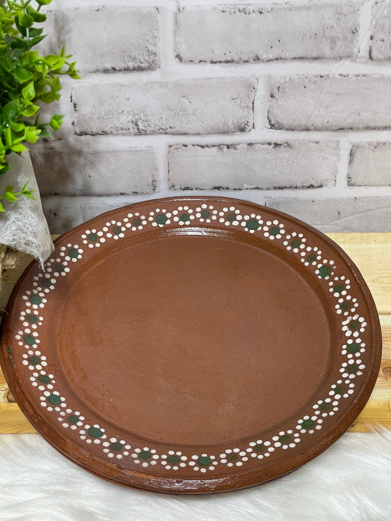 18cm Brown Round Clay Plate